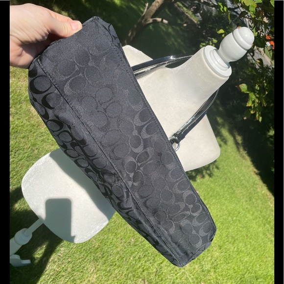 Coach Authentic, Signature, Jacquard, Black on Black Tote - Picture 6 of 11